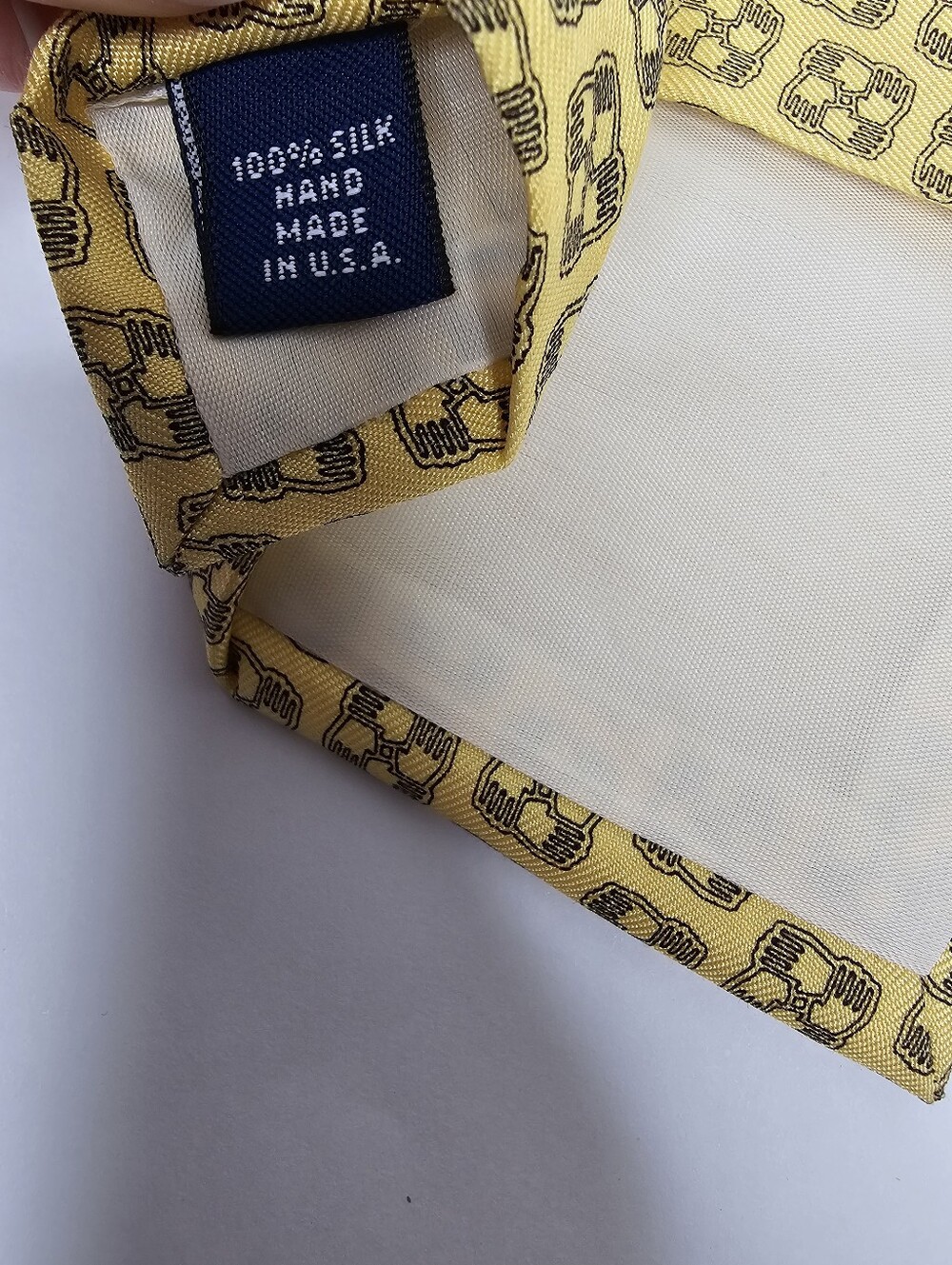 Vineyard Vines Custom Collection Silk Tie Oppenheimer Funds Yellow Hand Logo - Picture 4 of 4